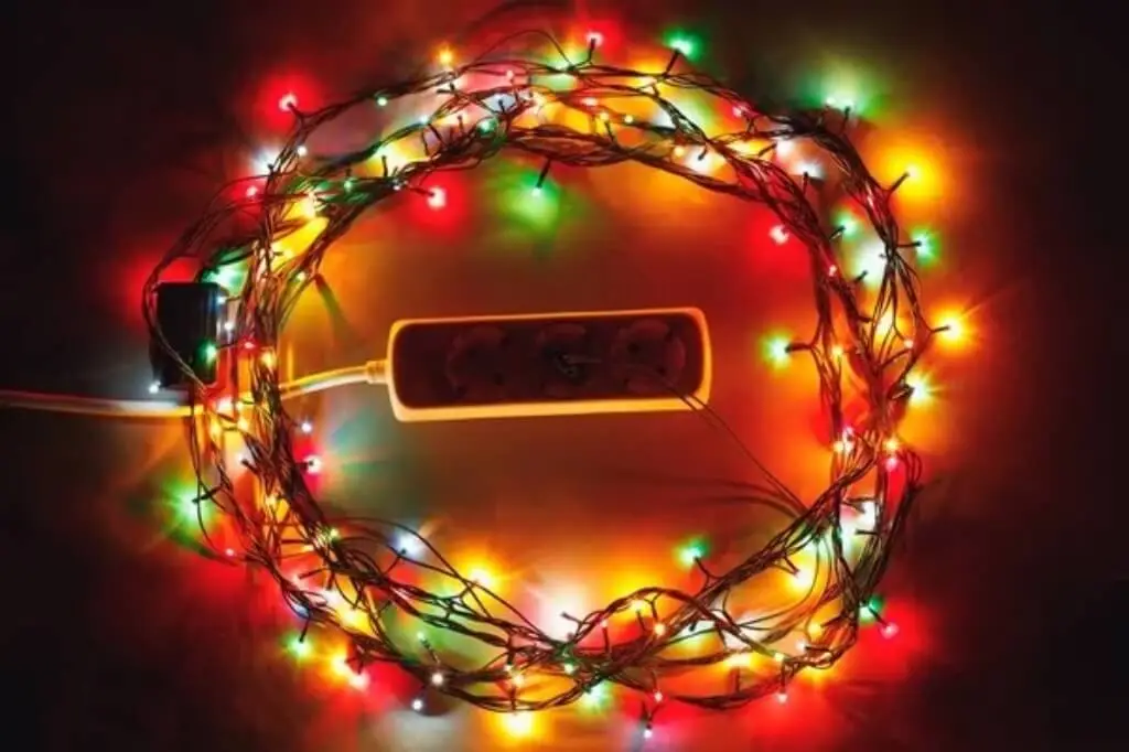 How to Connect Christmas Lights with Extension Cord Safely